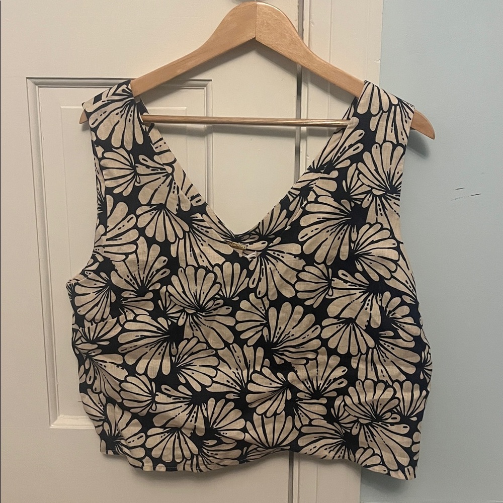 Magaschoni Black and Cream Floral Linen Crop Top